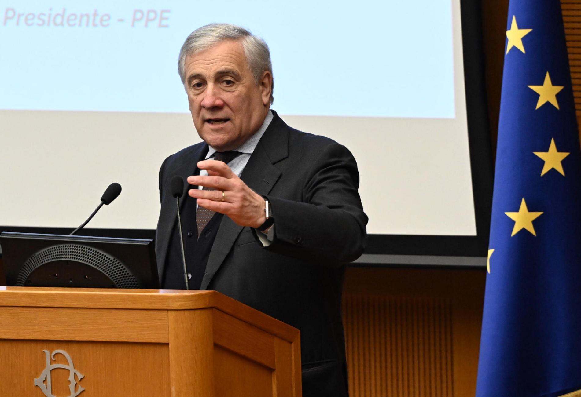 Rottamazione o Irpef, ancora scintille tra Lega e FI. Tajani: prima… Rottamazione o Irpef, ancora scintille tra Lega e FI. Tajani: prima…