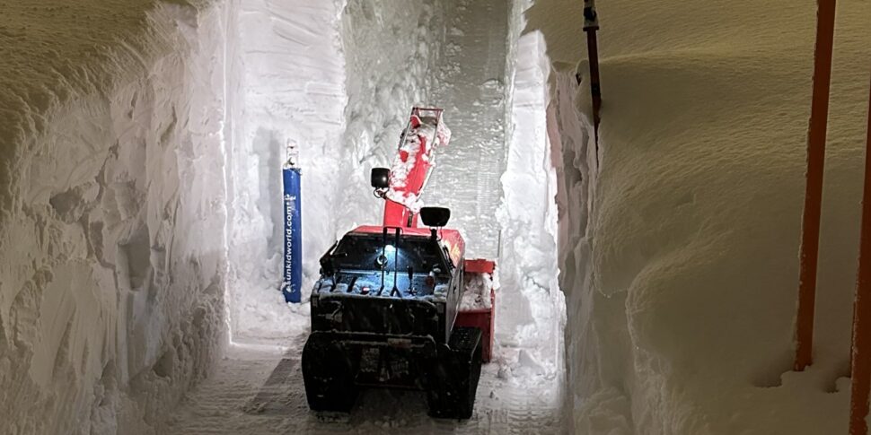 Maltempo da record nel nord del Giappone: quasi 5 metri di neve. Allarme valanghe