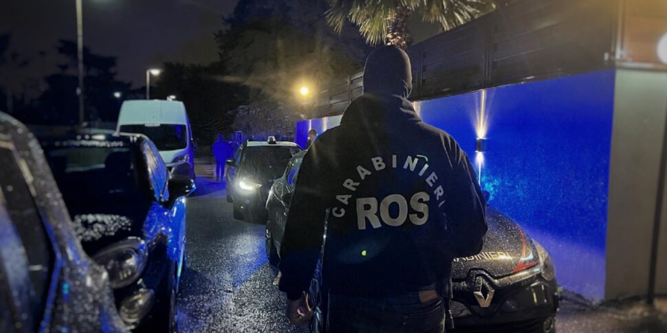 Camorra: scambio elettorale politico mafioso, 25 arresti e sequestri a Giugliano in Campania