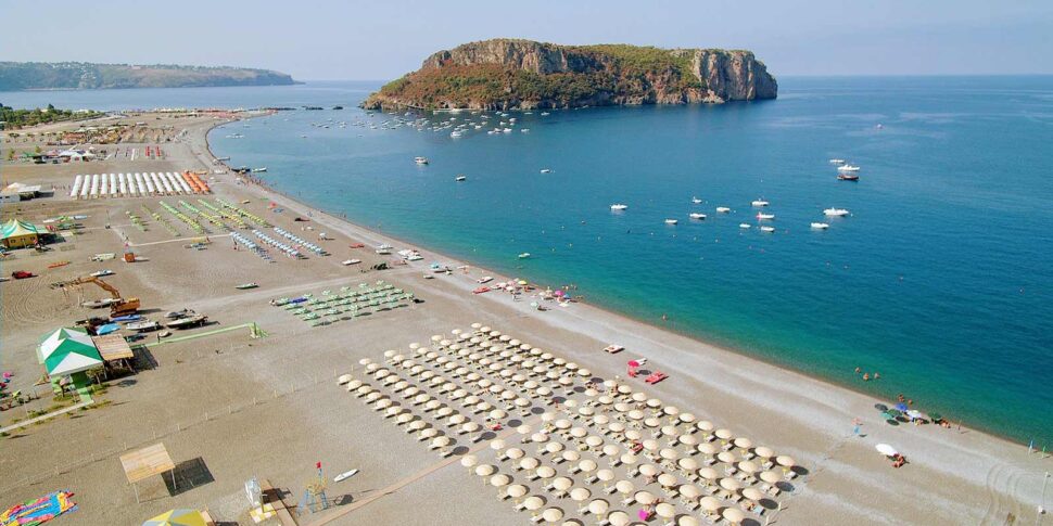 Calabria, stagione balneare prolungata: via libera alla destagionalizzazione del turismo