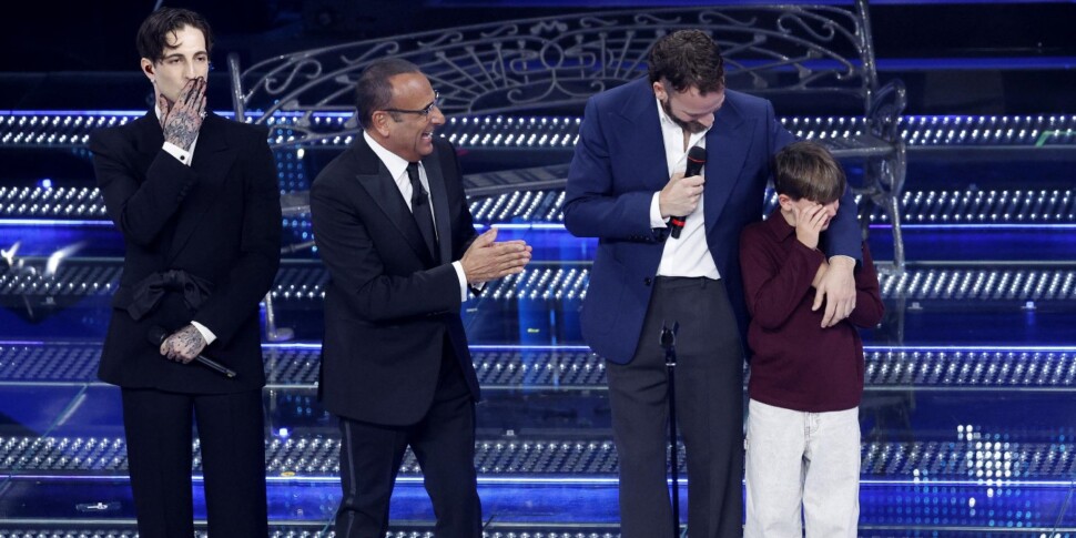 Chi è Vittorio, il bambino che si è commosso sul palco di Sanremo