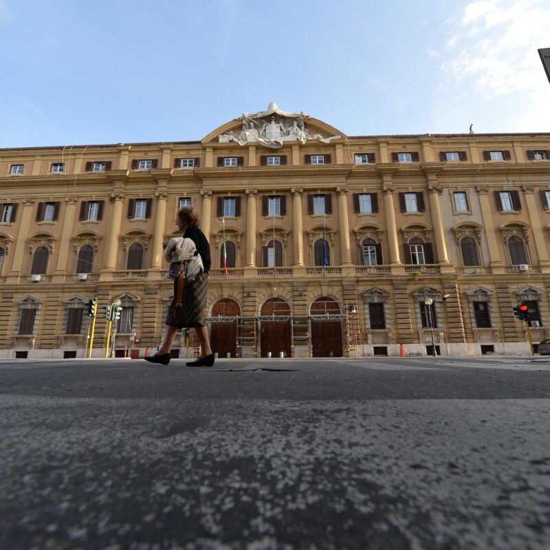 Il ministero dell'Economia su via XX Settembre a Roma in una foto del 20 ottobre 2013. ANSA / ETTORE FERRARI