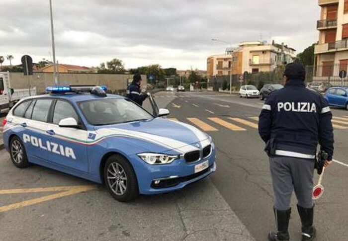 Mamma accoltella la figlia 14enne a Catania dopo una lite con l