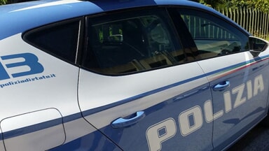 Due uomini uccisi a coltellate in casa Bologna Due uomini uccisi a coltellate in casa Bologna