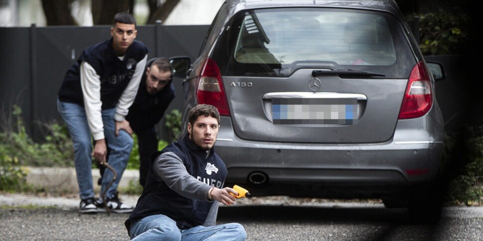 Spara 10 colpi ai ladri e ne uccide uno, guardia giurata indagata per omicidio a Roma