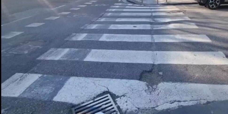 Viabilità a Messina, disastro strade. Un tappeto di buche in città