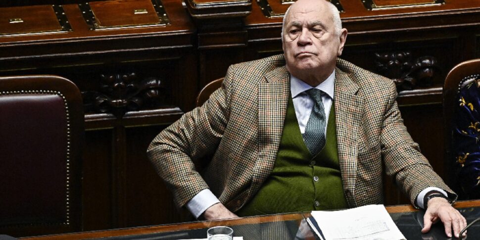 Caso Almasri, Nordio non molla: “Nessuna dimissione, le accuse sono false” Caso Almasri, Nordio non molla: “Nessuna dimissione, le accuse sono false”