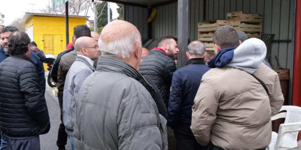 Messina, manca la corrente elettrica: falsa partenza del mercato Vascone in strada. Finocchiaro: "Sarà risolto tutto entro 48 ore"