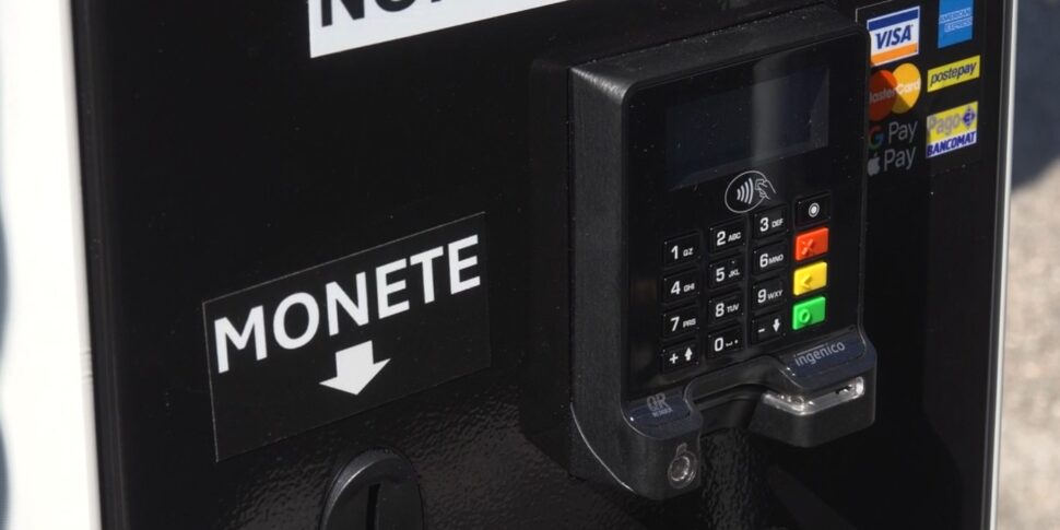 Messina: in attesa del via ai parcometri, danneggiato quello che ATM stava per installare alla ZIR