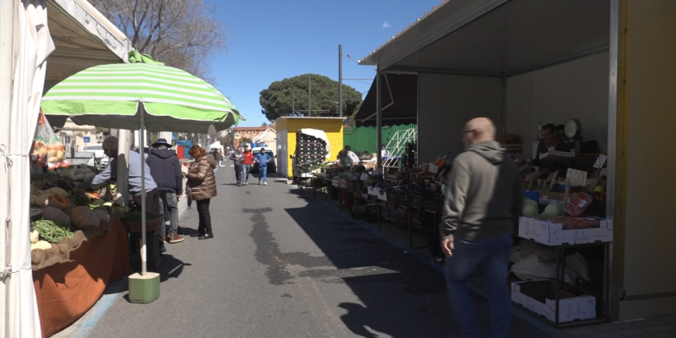 Messina: primo giorno del mercato Vascone trasferito nel parcheggio di via Catania