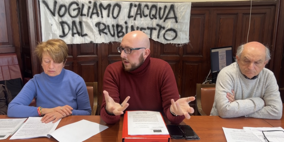 Basile: "L'acqua di Messina è potabile". Esposto in Procura del comitato "Vogliamo l'acqua dal rubinetto"