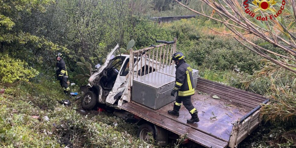 Incidente mortale sulla Messina Palermo, 28 enne catanese finisce nella scarpata