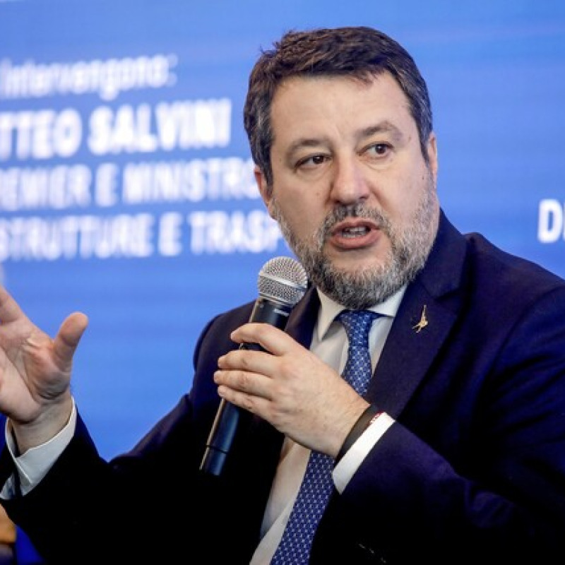 Salvini: "No a taglio fondi di coesione per comprare armi"