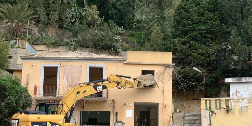 Messina, via ai lavori di demolizione della ex città del ragazzo