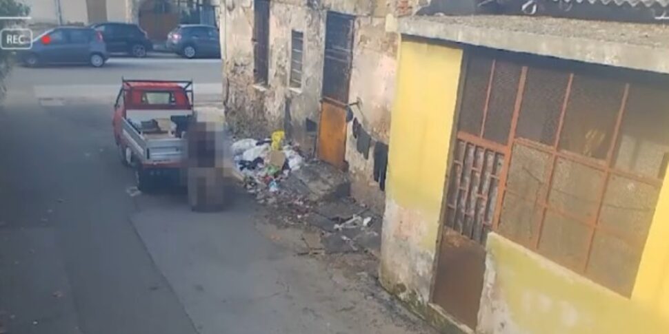 Ancora "zozzoni" a Messina, beccato dalle telecamere in via San Cosimo: sequestro del mezzo e denuncia