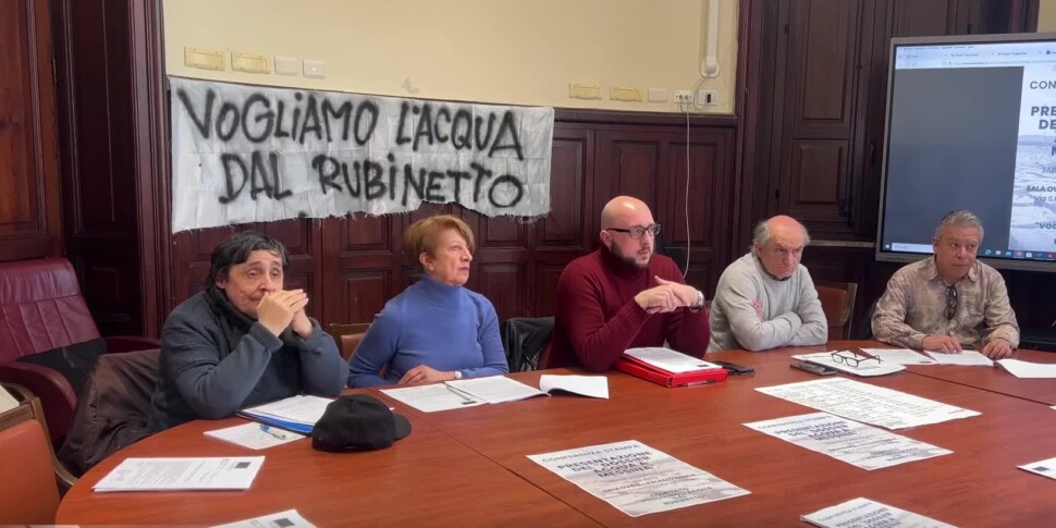 Messina, il caso dell'acqua potabile: le risposte dell'Asp al comitato