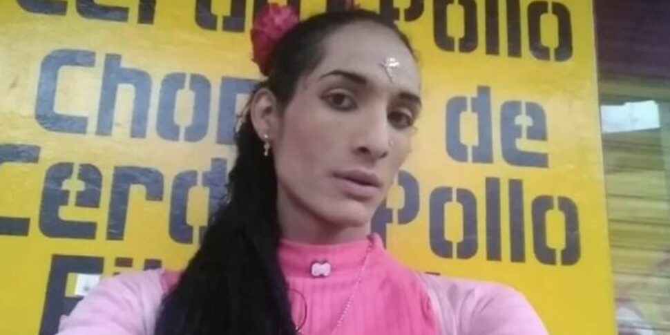 Rompono le ossa a  una donna trans e la gettano nel fiume: orrore per l’omicidio di Sara Millerey, il governo colombiano offre una taglia