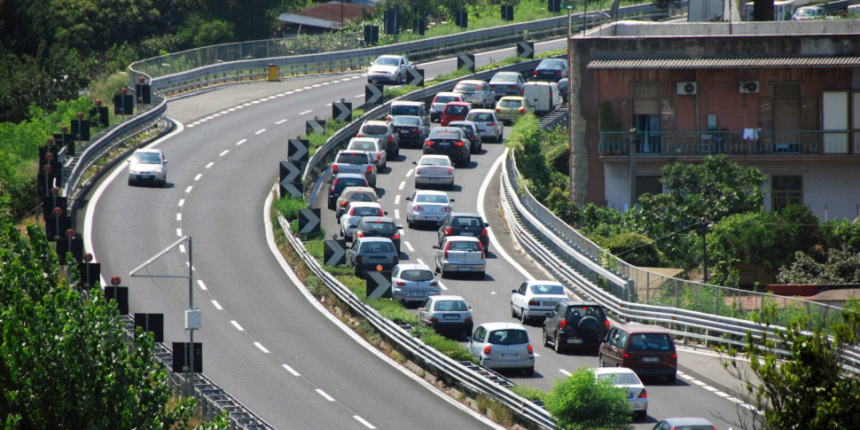 esodo traffico da bollino nero su strade e autostrade ecco quelle pi249 trafficate in sicilia e calabria