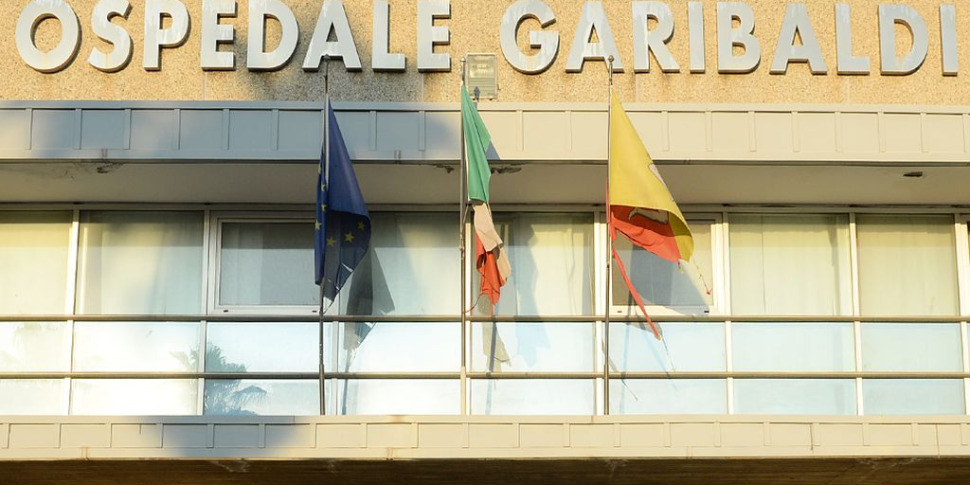 picchia violentemente la moglie durante una lite la donna 232 gravissima lui in carcere il tentato femminicidio a misterbianco da Feedpress.me picchia violentemente la moglie durante una lite la donna 232 gravissima lui in carcere il tentato femminicidio a misterbianco