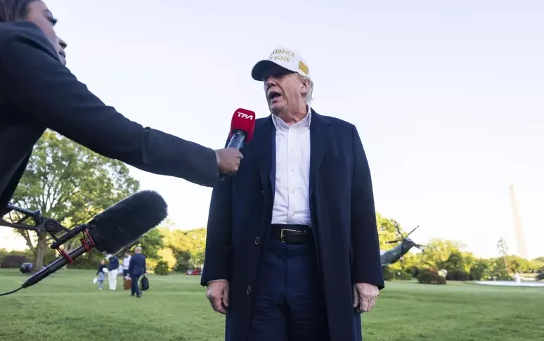 https://assets.gazzettadelsud.it/2025/04/trump-1-774x485.webp