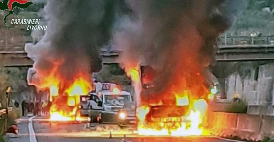 Blitz all’alba contro il commando del colpo da 3 milioni sull’Aurelia: undici arresti. Un biglietto tra le pecore tradisce la banda dei portavalori Blitz all’alba contro il commando del colpo da 3 milioni sull’Aurelia: undici arresti. Un biglietto tra le pecore tradisce la banda dei portavalori