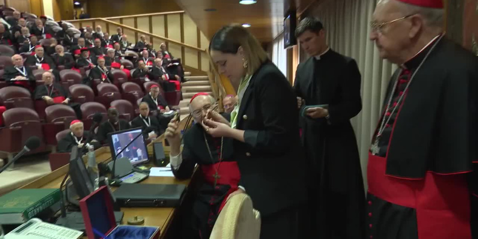 Vigilia del Conclave: annullati l’anello del pescatore e il sigillo di piombo di Papa Francesco Vigilia del Conclave: annullati l’anello del pescatore e il sigillo di piombo di Papa Francesco