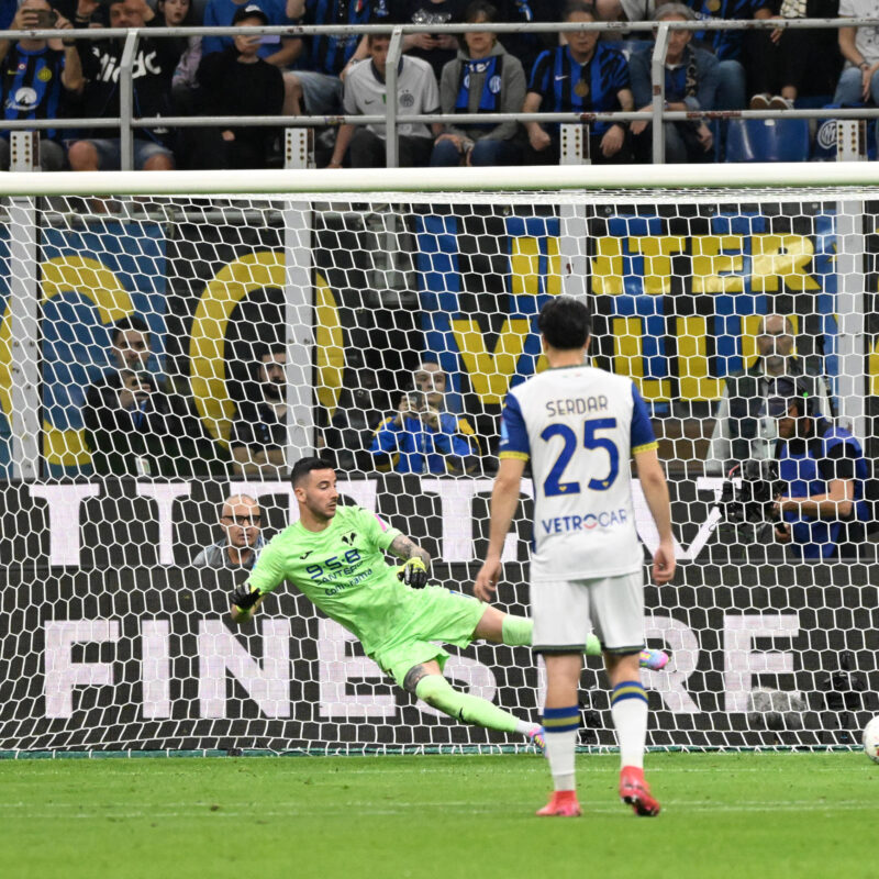 Inter Milans midfielder Kristjan Asllani (L) scores on penalty the 1-0 lead during the Italian Seria A soccer match between Inter Milan and Hellas Verona at the Giuseppe Meazza stadium in Milan, Italy, 3 May 2025 . ANSA/DANIEL DAL ZENNARO
