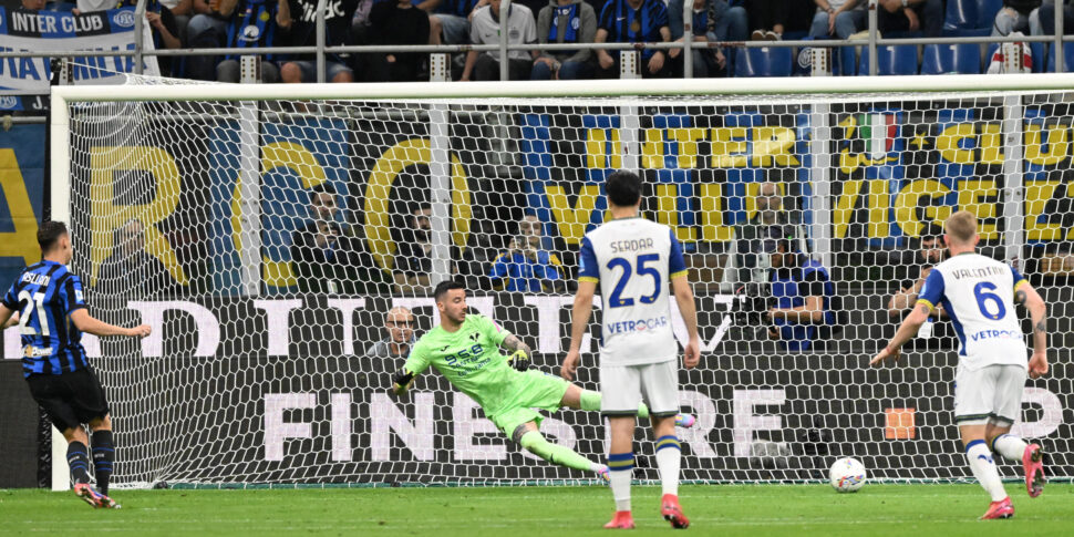 Corsa scudetto: 1 0 al Verona, l Corsa scudetto: 1 0 al Verona, l