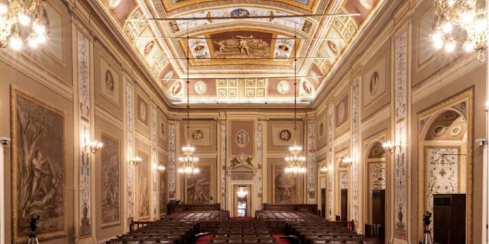 https://assets.gazzettadelsud.it/2025/05/Assemblea-regionale-siciliana-Ars-Sala-dErcole--970x485.jpg