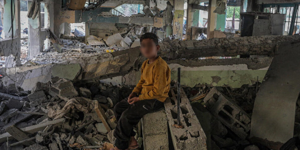 l italia pronta ad accogliere il bimbo della dottoressa di gaza unico sopravvissuto nel raid che ha ucciso i 9 fratellini