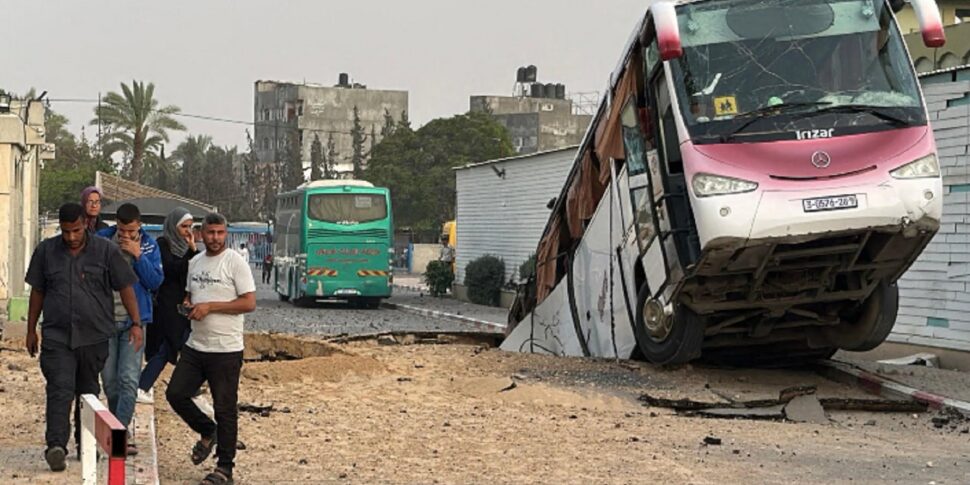 massacro a gaza 22 bambini uccisi nei raid israeliani tel aviv minaccia attacchi ai porti houthi in yemen trump a riad riapre il dossier siria da Feedpress.me massacro a gaza 22 bambini uccisi nei raid israeliani tel aviv minaccia attacchi ai porti houthi in yemen trump a riad riapre il dossier siria