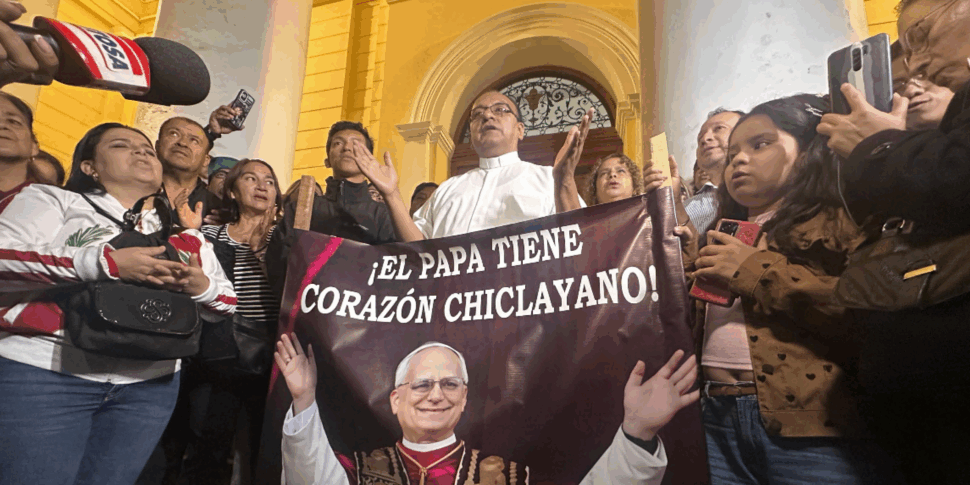 “Il Papa è Chiclayo, lunga vita al Papa!”: un urlo di gioia dal Perù “Il Papa è Chiclayo, lunga vita al Papa!”: un urlo di gioia dal Perù