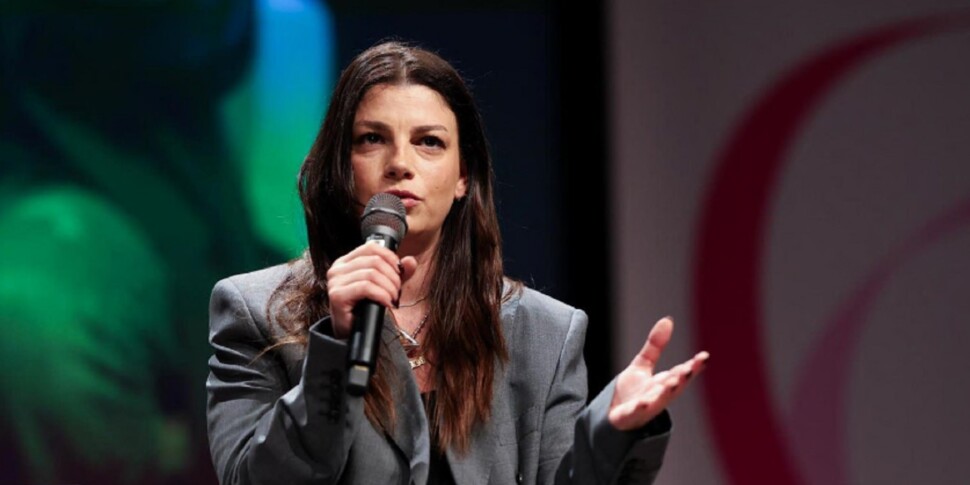 Emma Marrone racconta la battaglia contro il cancro: "Io non ero quella malattia e volevo vivere"