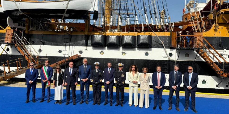 nave scuola da Feedpress.me la nave scuola amerigo vespucci incanta reggio calabria due giorni tra tradizione e salute