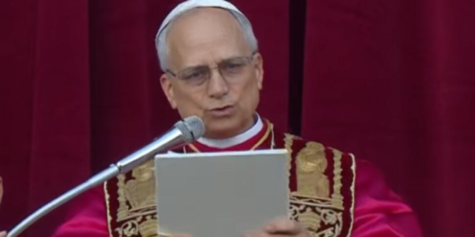 Papa Leone XIV si affaccia e pronuncia il suo primo discorso VIDEO Papa Leone XIV si affaccia e pronuncia il suo primo discorso VIDEO