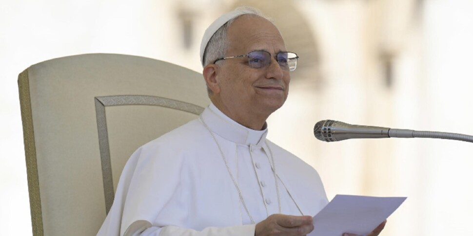 https://assets.gazzettadelsud.it/2025/05/Papa-Leone-XIV-6-970x485-1748442630.jpg