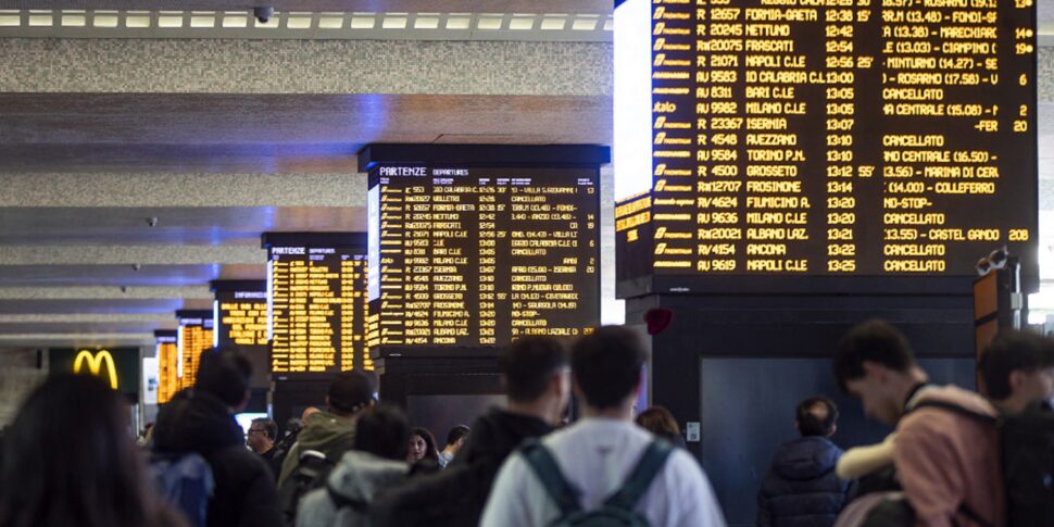 Sciopero treni da Feedpress.me sciopero treni ritardi fino a 90 minuti a roma e cancellazioni anche a milano