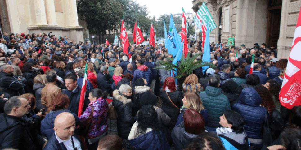 gli ex lsu lpu calabresi restano nel limbo tavernise m5s accordi disattesi da Feedpress.me gli ex lsu lpu calabresi restano nel limbo tavernise m5s accordi disattesi