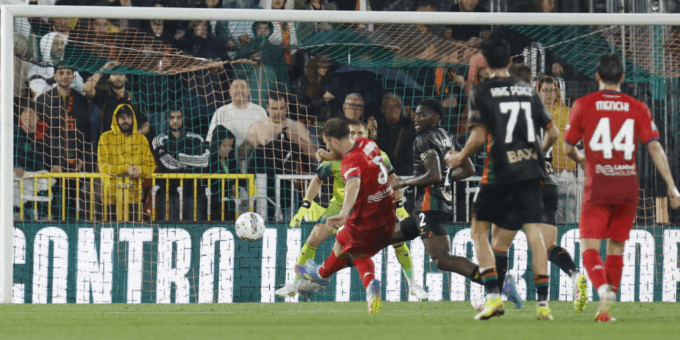 Il Venezia batte un colpo salvezza, Fiorentina superata 2 0 dai gol di Cantè e Oristanio Il Venezia batte un colpo salvezza, Fiorentina superata 2 0 dai gol di Cantè e Oristanio