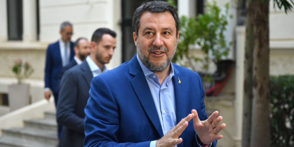Salvini contro il blocco dei diesel Euro5: “Follie, non si criminalizzi chi lavora con l’auto” Salvini contro il blocco dei diesel Euro5: “Follie, non si criminalizzi chi lavora con l’auto”