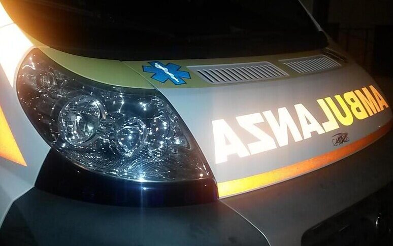 https://assets.gazzettadelsud.it/2025/05/ambulanza-774x485.jpg