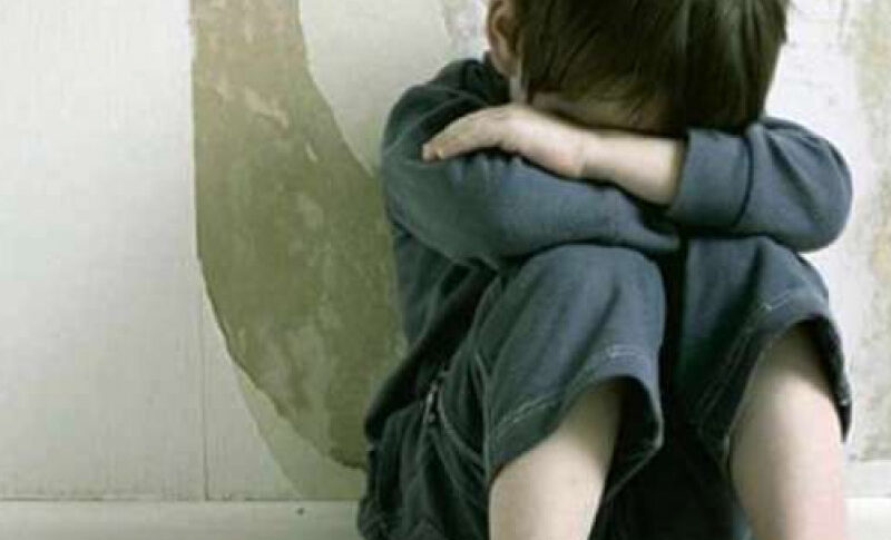chiusi in casa a 2 e 4 anni il pianto disperato ha salvato due bambini a torino