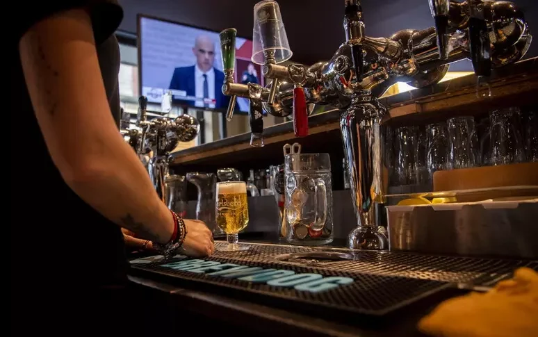Troppe bestemmie nel locale, bar "tassa" le blasfemie. Raccolti già 150 euro da destinare in beneficenza Troppe bestemmie nel locale, bar "tassa" le blasfemie. Raccolti già 150 euro da destinare in beneficenza