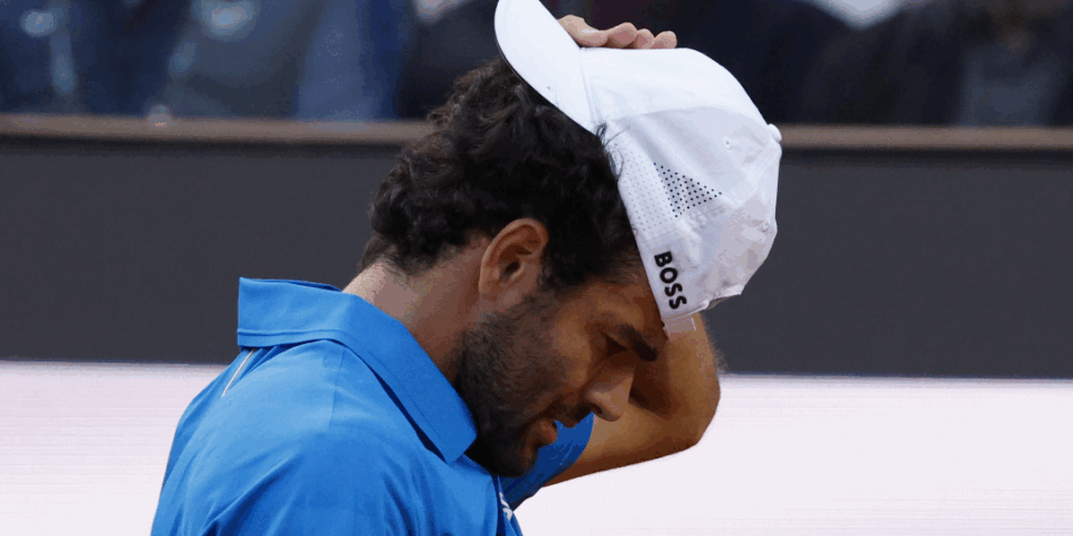 Ahi, Berrettini! Si ritira dagli Internazionali dopo aver perso il primo set con Ruud. Parigi a rischio Ahi, Berrettini! Si ritira dagli Internazionali dopo aver perso il primo set con Ruud. Parigi a rischio