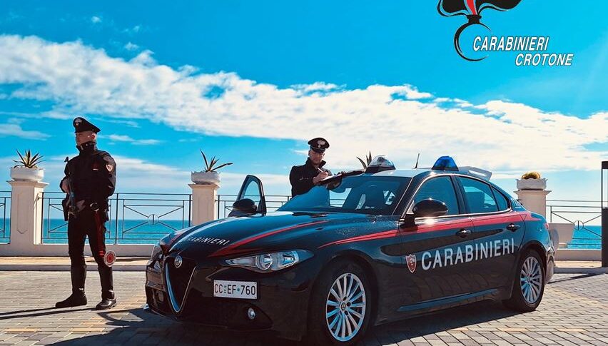 Controlli serrati dei carabinieri a Cirò Marina: multe per 5000 euro e una segnalazione per droga Controlli serrati dei carabinieri a Cirò Marina: multe per 5000 euro e una segnalazione per droga