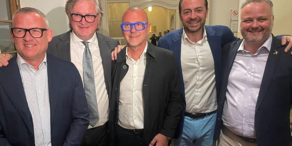 Prima vittoria del centrodestra a Bolzano: vince Corrarati, il sindaco imprenditore prestato alla politica Prima vittoria del centrodestra a Bolzano: vince Corrarati, il sindaco imprenditore prestato alla politica