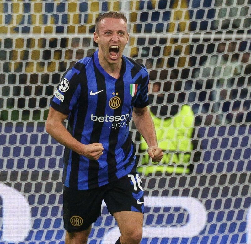 Fc Barcelonas midfielder Dani Olmo celebrates after scoring during the UEFA Champions League semi final second leg soccer match between Inter Milan and FC Barcelona at the Giuseppe Meazza Stadiun in Milan, Italy, 6 May 2025. ANSA/DANIEL DAL ZENNARO