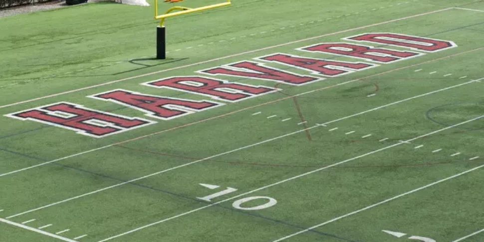 trump vieta ad harvard l iscrizione di studenti stranieri affondo anche contro l antisemitismo gli iscritti si trasferiscano 