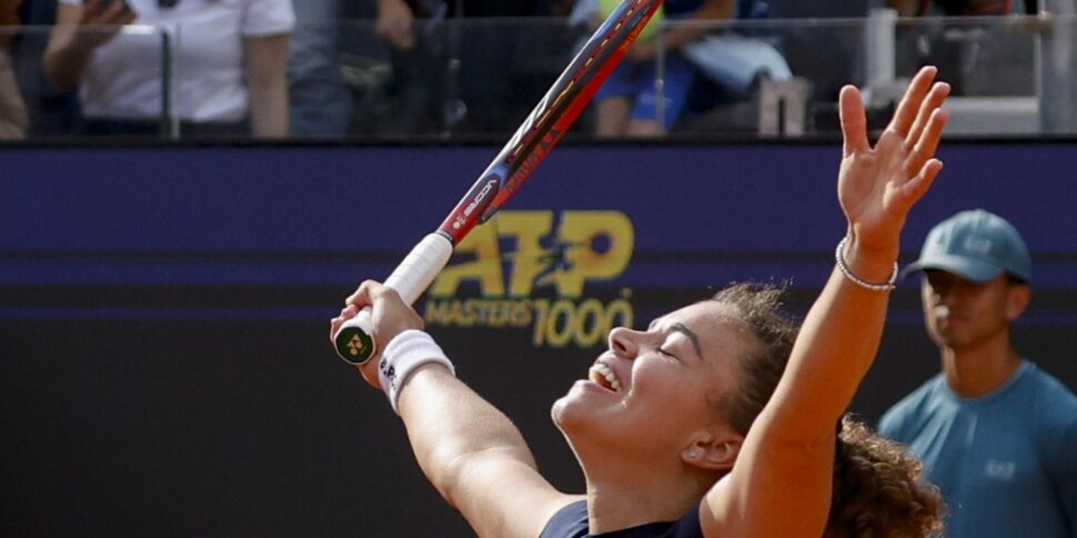 Internazionali di tennis, Jasmine Paolini "show": è la prima azzurra in finale a Roma dopo 11 anni Internazionali di tennis, Jasmine Paolini "show": è la prima azzurra in finale a Roma dopo 11 anni