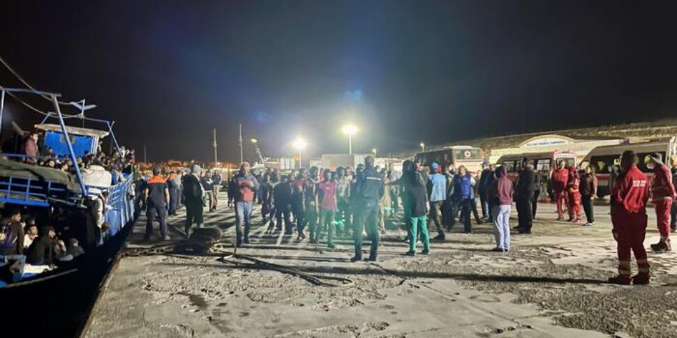 Migranti, 971 profughi all Migranti, 971 profughi all